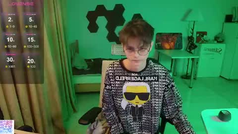 Snapshot of shiromy_ chatting on 04/30/26, 11:09 shiromy_ online show from 04/30/26, 11:09