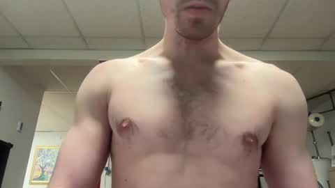 Snapshot of shirtlesshunk15 chatting on 02/15/26, 06:54 shirtlesshunk15 online show from 02/15/26, 06:54