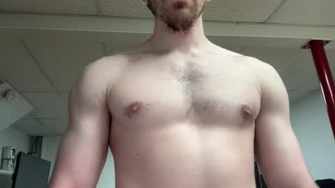 shirtlesshunk15 online show from 04/22/26, 10:55