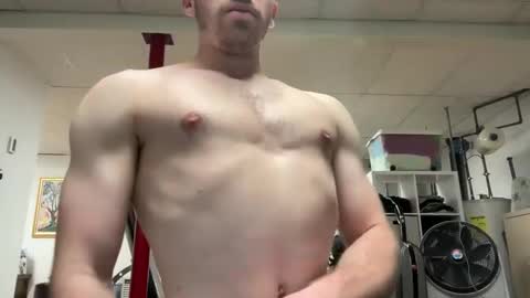 shirtlesshunk15 online show from 06/09/26, 03:45