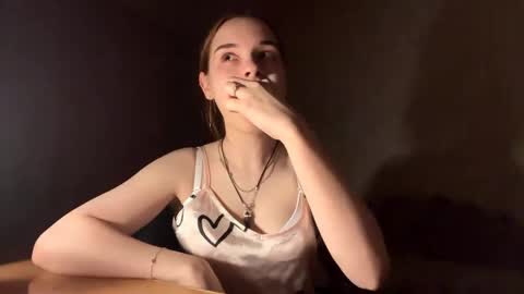Snapshot of shondareadus chatting on 05/17/26, 05:42 Sade online show from 05/17/26, 05:42