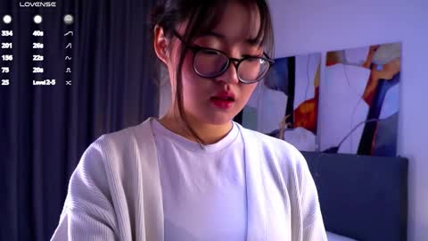 Naomi online show from 04/28/26, 11:04