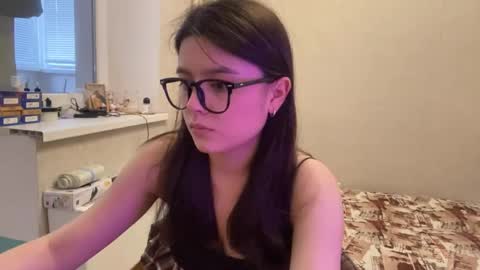 Snapshot of shontagrabowski chatting on 06/07/26, 02:21 Marie online show from 06/07/26, 02:21