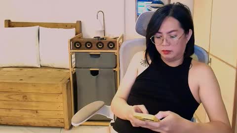 Snapshot of shootingcumts chatting on 12/14/25, 01:55 Mori online show from 12/14/25, 01:55