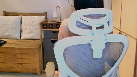 Snapshot of shootingcumts chatting on 12/17/25, 01:22 Mori online show from 12/17/25, 01:22