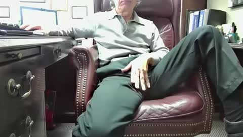 nikolas send dm for an appointment online show from 10/31/25, 04:19