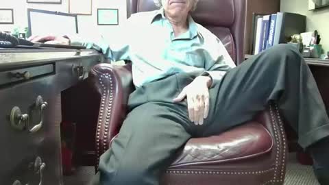 nikolas send dm for an appointment online show from 11/03/25, 05:03