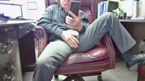 Snapshot of shootme69 chatting on 02/04/26, 05:30 nikolas send dm for an appointment online show from 02/04/26, 05:30