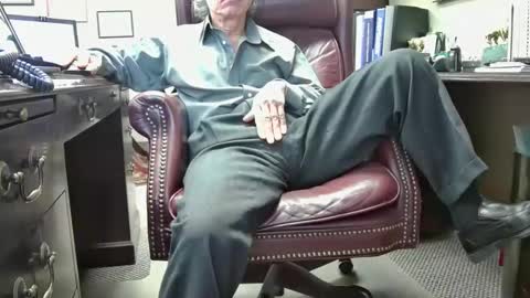 Snapshot of shootme69 chatting on 02/18/26, 05:31 nikolas send dm for an appointment online show from 02/18/26, 05:31