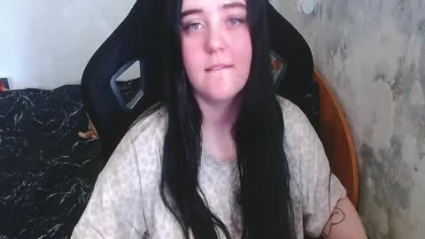 Snapshot of show_for_you chatting on 05/18/26, 01:50 show_for_you online show from 05/18/26, 01:50