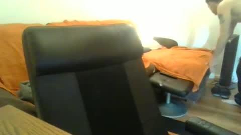 showherenow online show from 12/21/25, 07:48