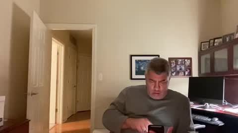 Chicago Guy online show from 01/03/25, 06:11