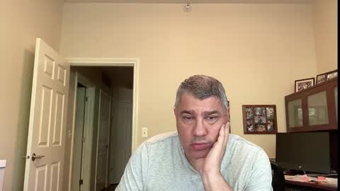 Chicago Guy online show from 09/16/25, 06:42