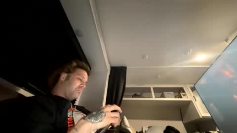 Snapshot of shred4dayz420 chatting on 03/17/26, 08:39 shred4dayz420 online show from 03/17/26, 08:39