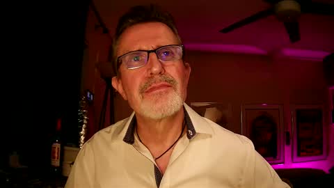 shrewtamer online show from 09/10/25, 04:56