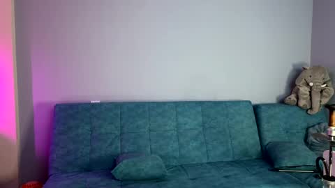 Snapshot of shtirlec86 chatting on 12/09/24, 05:41 Mary and Piter online show from 12/09/24, 05:41