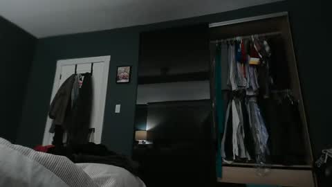 shutterbug989 online show from 10/19/25, 02:34