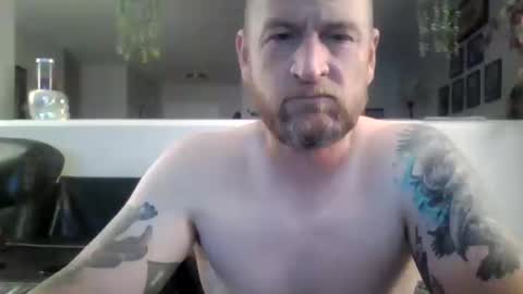 Snapshot of shwmeyours chatting on 10/13/25, 01:00 shwmeyours online show from 10/13/25, 01:00