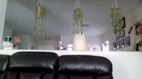 Snapshot of shwmeyours chatting on 11/08/25, 06:29 shwmeyours online show from 11/08/25, 06:29