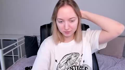 Anna online show from 03/03/25, 05:53