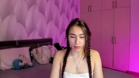 Mika online show from 12/20/24, 02:19