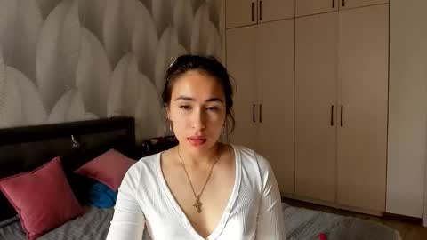 Mika online show from 09/25/25, 02:48