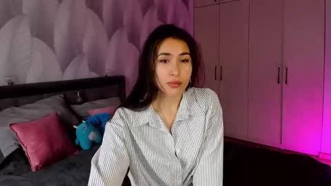 Mika online show from 10/26/25, 02:39