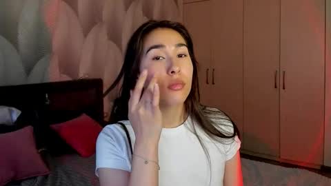 Mika online show from 12/22/25, 03:36