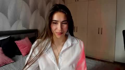 Mika online show from 03/23/26, 02:04