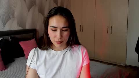 Mika online show from 03/24/26, 02:16