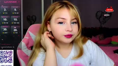 Snapshot of shy_blondiee chatting on 02/04/25, 11:59 Molly online show from 02/04/25, 11:59