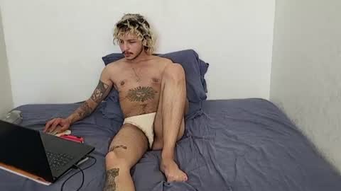 Snapshot of shy_boy17 chatting on 06/19/26, 02:21 your shy boy online show from 06/19/26, 02:21