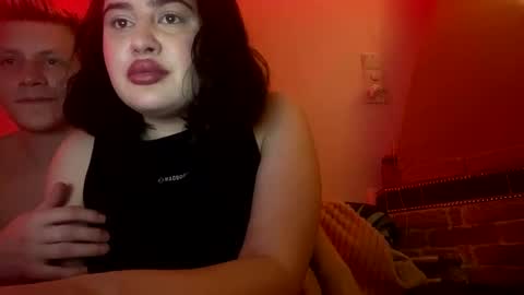 Snapshot of shy_couple_cute chatting on 02/01/25, 08:37 shy_couple_cute online show from 02/01/25, 08:37