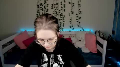 Snapshot of shy_elina01 chatting on 10/13/25, 10:26 shy_elina01 online show from 10/13/25, 10:26