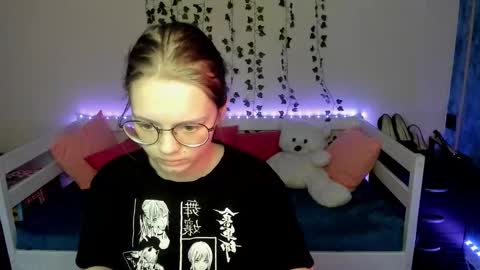 Snapshot of shy_elina01 chatting on 10/14/25, 10:27 shy_elina01 online show from 10/14/25, 10:27