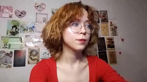 Milena online show from 10/21/25, 01:12