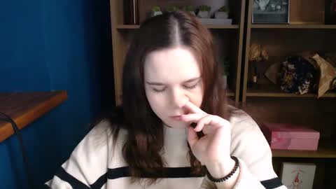 shy_lil online show from 12/17/25, 01:17