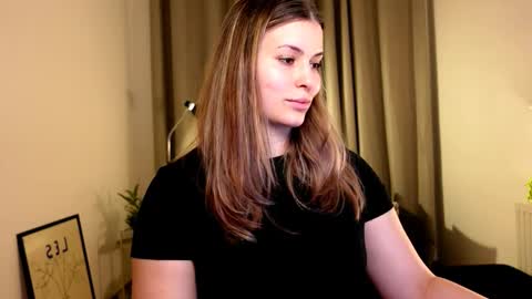 Snapshot of shy_nerd_babyy chatting on 02/04/25, 11:16 shy_nerd_babyy online show from 02/04/25, 11:16