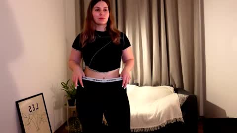 Snapshot of shy_nerd_babyy chatting on 02/09/25, 05:29 shy_nerd_babyy online show from 02/09/25, 05:29