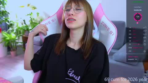 Snapshot of shy_or_horny chatting on 03/13/26, 10:33 HI i am Marcy online show from 03/13/26, 10:33