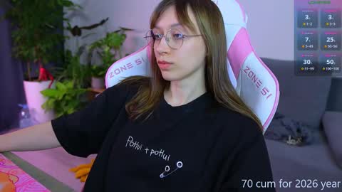 Snapshot of shy_or_horny chatting on 03/23/26, 06:45 HI i am Marcy online show from 03/23/26, 06:45