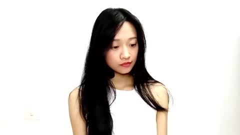 shy_pink_doll online show from 04/24/26, 04:09