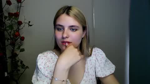 shy_sabrina_ online show from 04/17/26, 08:56