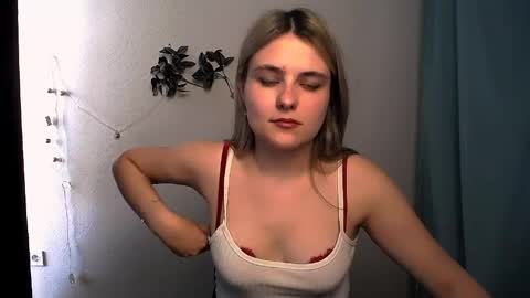 Snapshot of shy_sabrina_ chatting on 05/08/26, 11:26 shy_sabrina_ online show from 05/08/26, 11:26