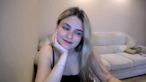 Snapshot of shy_sabrina_ chatting on 06/03/26, 01:03 shy_sabrina_ online show from 06/03/26, 01:03