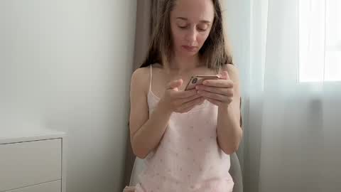 shy_schoolgirl_ online show from 05/26/26, 02:35