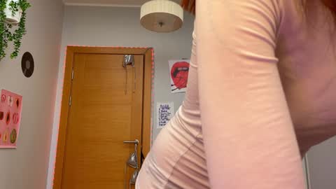 Snapshot of shybella_girl chatting on 12/05/24, 09:50 Bella online show from 12/05/24, 09:50