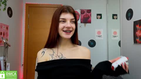 Snapshot of shybella_girl chatting on 01/20/25, 08:41 Bella online show from 01/20/25, 08:41