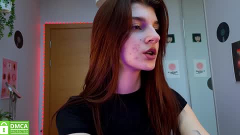 Snapshot of shybella_girl chatting on 01/24/25, 07:08 Bella online show from 01/24/25, 07:08