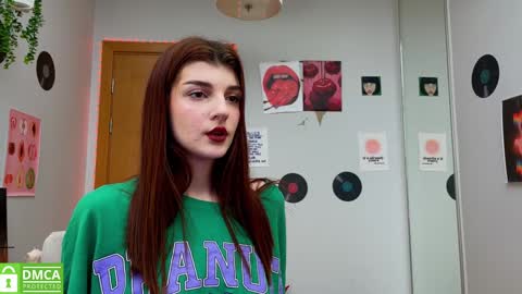 Snapshot of shybella_girl chatting on 01/27/25, 09:34 Bella online show from 01/27/25, 09:34